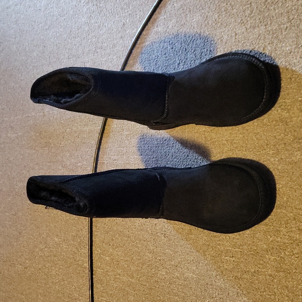 Black bear paw boots